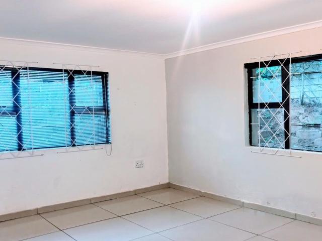 4 Bedroom townhouse sectional for sale in Bluff, Durban