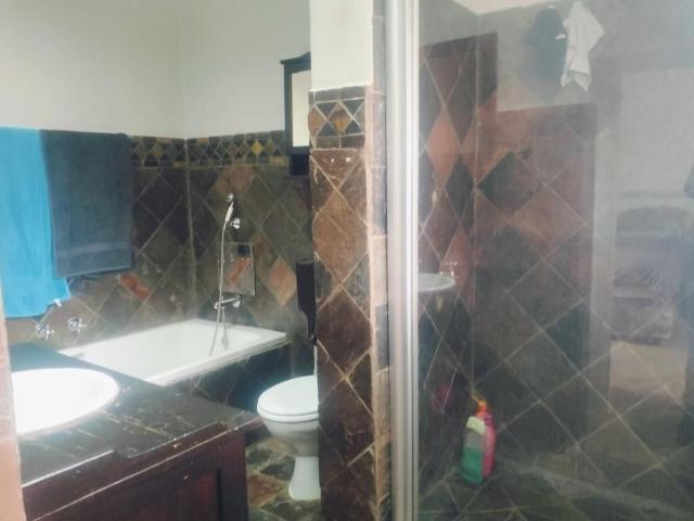 4 Bedroom townhouse sectional for sale in Langenhovenpark, Bloemfontein