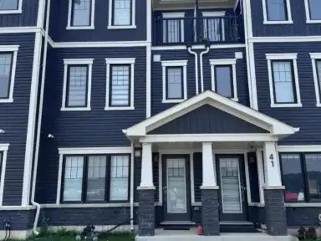 4 Bedroom Townhouse Thorold ON 104470873