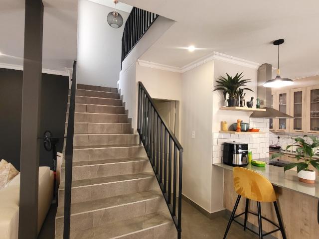 4 Bedroom Townhouse To Rent in Equestria