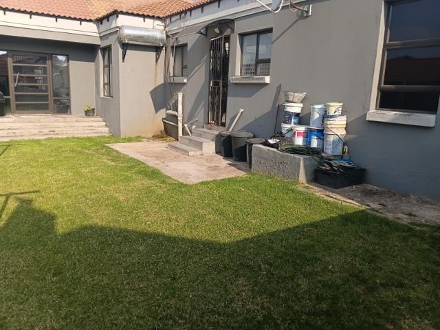 4 Bedroom Townhouse To Rent in Jackaroo AH