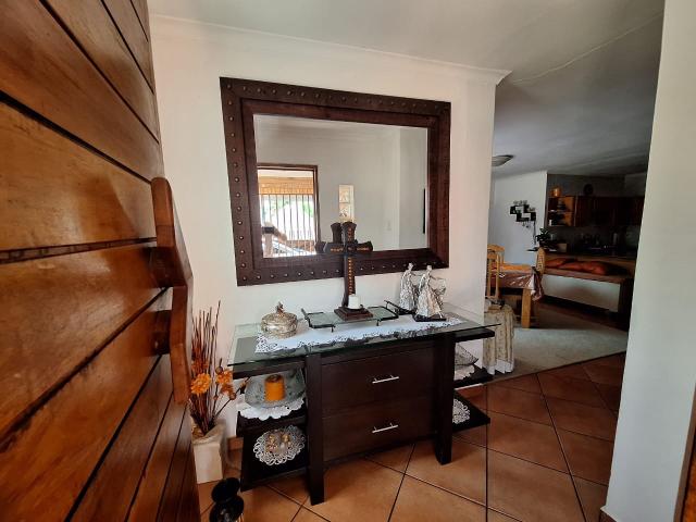4 Bedroom Townhouse To Rent in Rooihuiskraal North