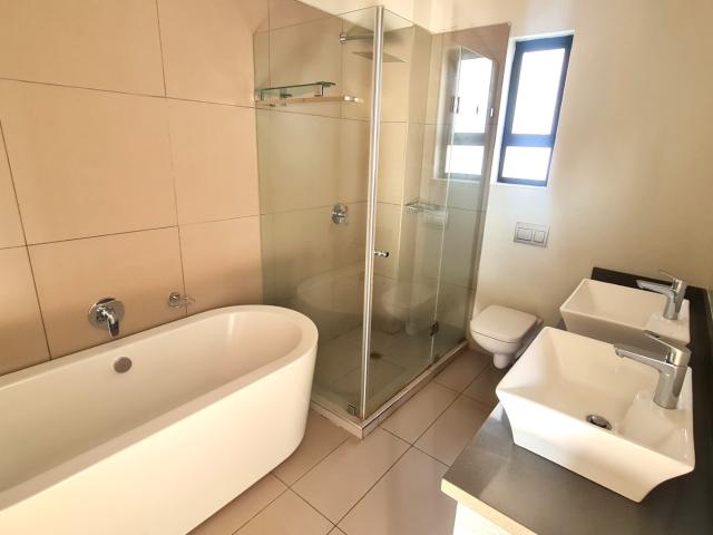 4 Bedroom Townhouse To Rent in Waterkloof Ridge