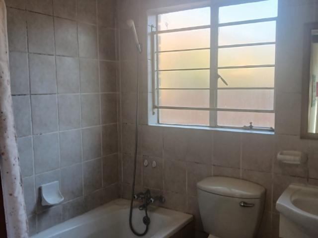 4 Bedroom Townhouse To Rent in Weltevreden Park