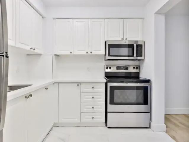 4 Bedroom Townhouse Toronto ON 104940233