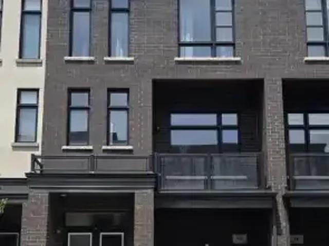 4 Bedroom Townhouse Vaughan ON 104292311
