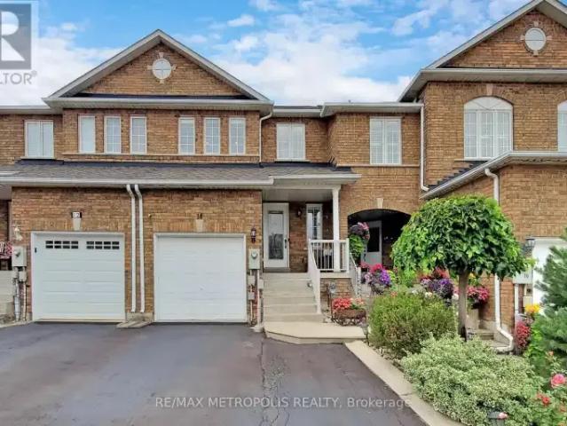 4 Bedroom Townhouse Vaughan ON 102085904