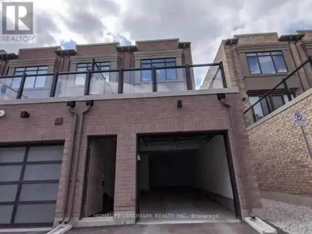 4 Bedroom Townhouse Vaughan ON 102587576