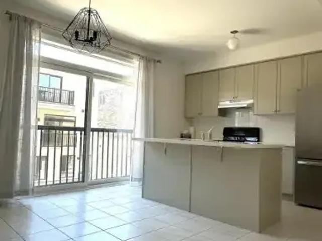 4 Bedroom Townhouse Vaughan ON LS102143881