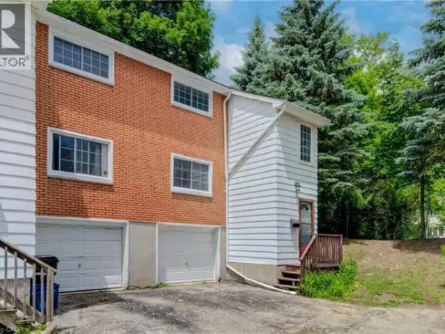 4 Bedroom Townhouse Waterloo ON 103355450