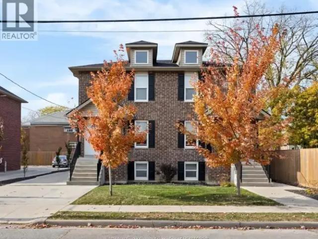 4 Bedroom Townhouse Windsor ON LS101877806