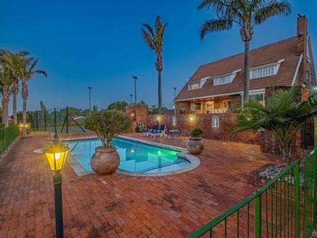 4 Bedroom Villa Port Elizabeth Eastern Cape 97113147