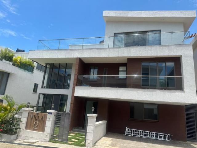 5 bedroom villas on sale