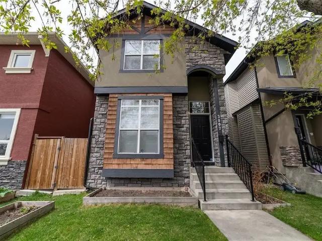 4 bedroom+den, 3.5bath executive house