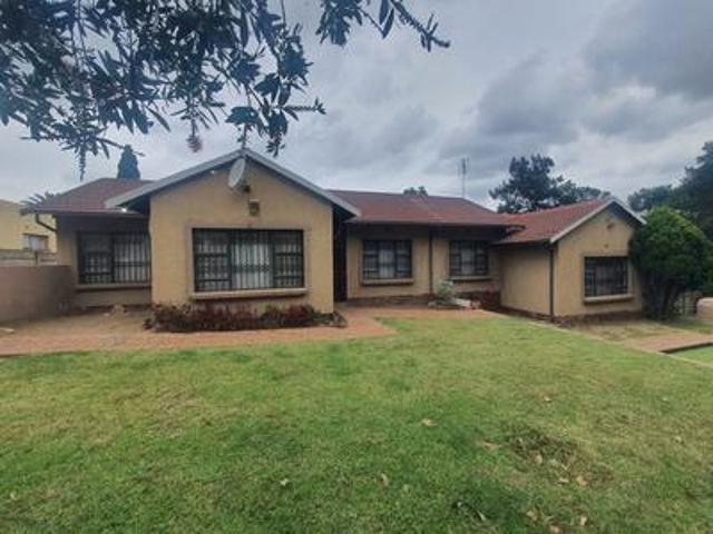 4 bedroomhouse to let in birch acres