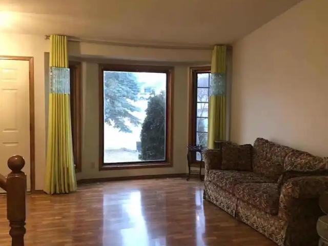 4 Bedrooms NW Single House for Rent