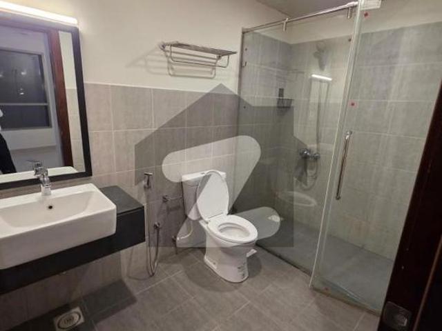 4 Bedrooms Apartment Available For Rent In Emaar Reef Towers