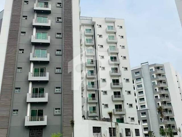 4 Bedrooms Apartment For Rent