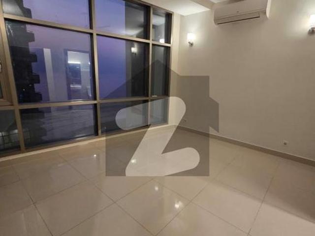 4 Bedrooms Apartment For Rent Available In Emaar Reef Towers
