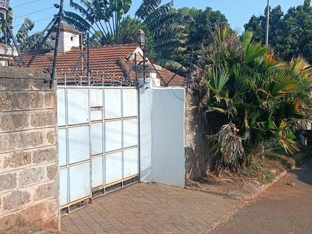 4 Bedrooms Bungalow + 2 dsq