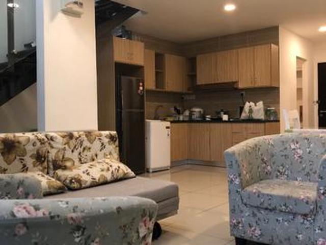4 Bedrooms DLatour Bandar Sunway