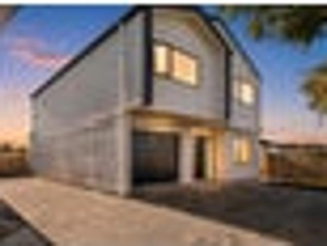 4 Bedrooms, Flexi Room & Two Living Areas!