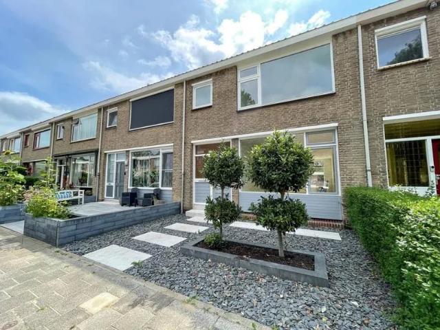 4 bedrooms Huurwoning