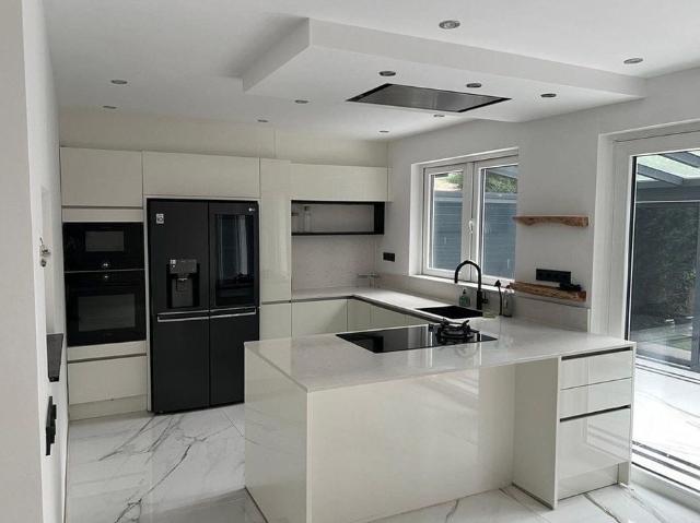 4 bedrooms Huurwoning Surface Area: 174m2