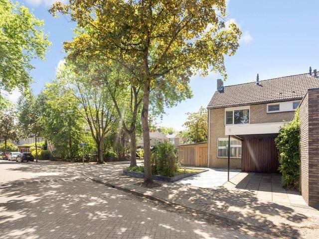 4 bedrooms Huurwoning Surface Area: 121m2