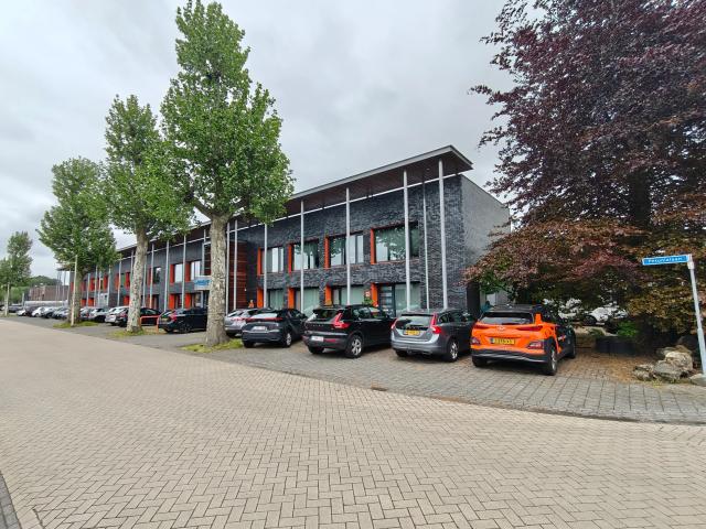 4 bedrooms Huurwoning Surface Area: 308m2