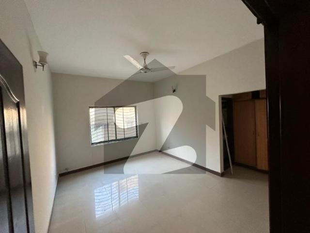 4 bedrooms house For Rent Askari 14