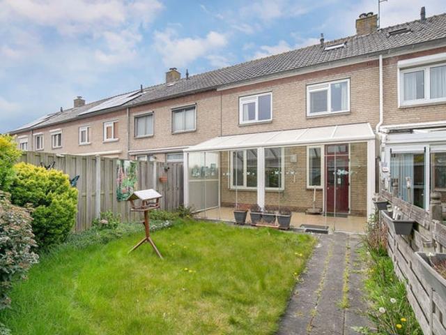 4 bedrooms House Surface Area: 110m2 Unfurnished Available from: 2026 08 01