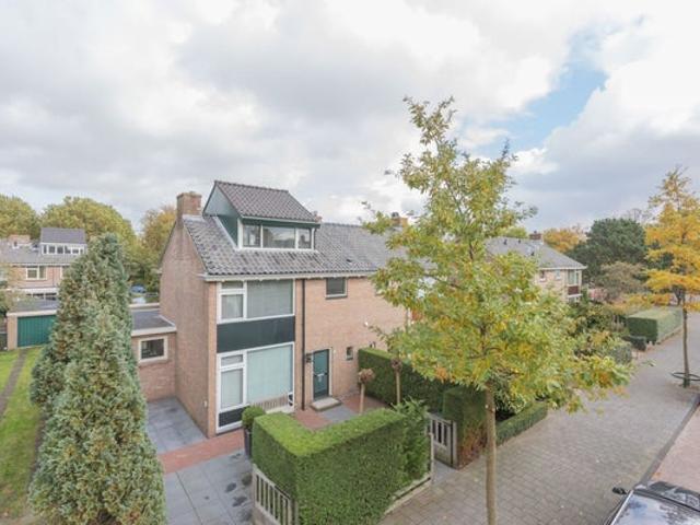 4 bedrooms House Surface Area: 133m2 Unfurnished