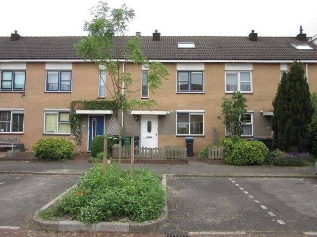 4 bedrooms House Surface Area: 140m2 Unfurnished