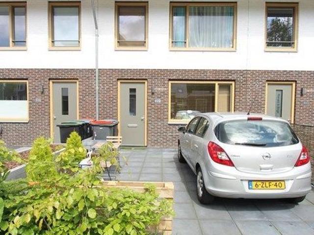 4 bedrooms House Surface Area: 142m2 Unfurnished