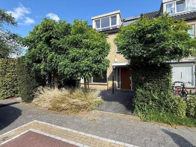 4 bedrooms House Surface Area: 145m2 Unfurnished