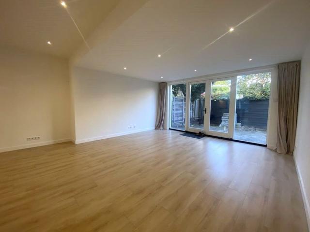 4 bedrooms House Surface Area: 152m2 Unfurnished