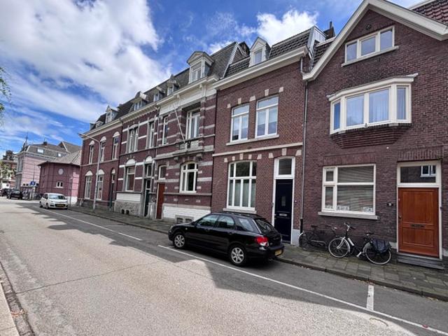 4 bedrooms House Surface Area: 165m2 Unfurnished Available from: 2026 04 15