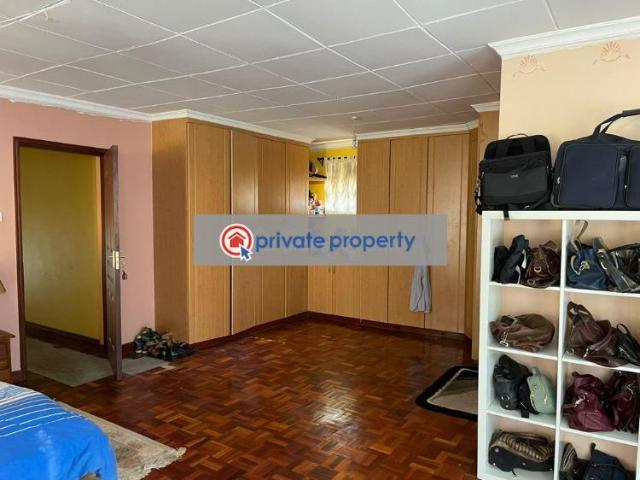 4 Bedrooms Plus Dsq Villa