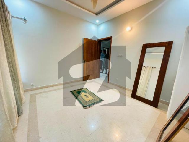 4 bedrooms renovated house with lawn for rent f 8