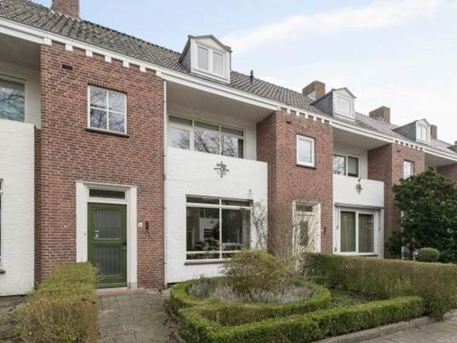 4 bedrooms Surface Area: 150m2