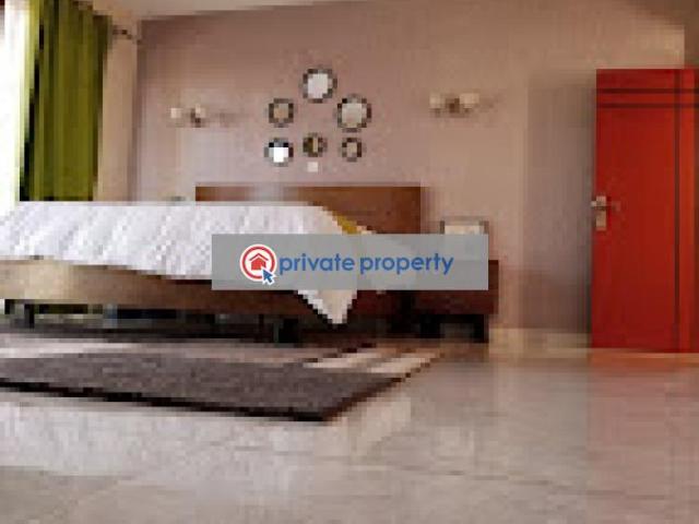 4 Bedrooms Town Houses, Sq