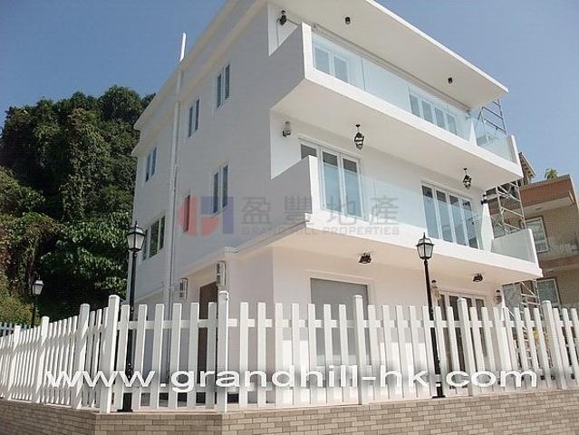 4 BEDROOMS 1 EN SUITE for rent