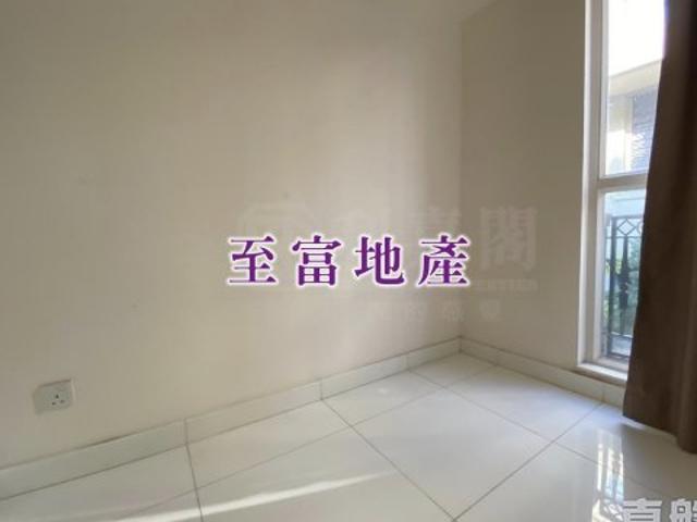 4 Bedrooms 1 Ensuite  3 Living & Dining Room  4 Bathrooms  Duplex for rent