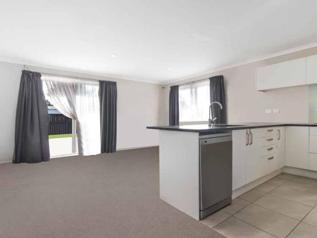 4 Bedrooms, 2 Bathrooms