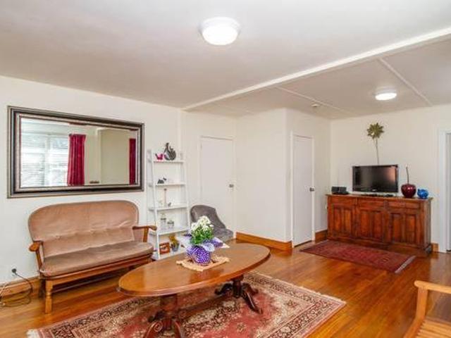 4 BEDROOMS 3 BATHROOMS OPPORTUNITY