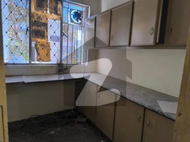 4 bedrooms & 3 bathrooms house available for sale in G10 G 10