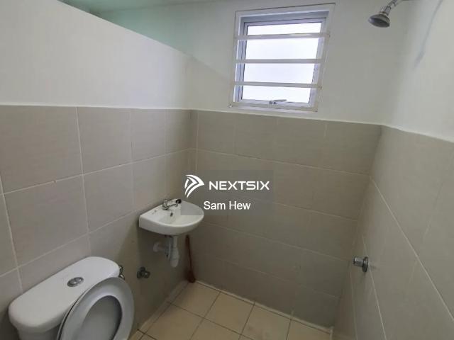 4 bedrooms 3 bathrooms 20 x 65 sqft Freehold Partial furnished bumi lot Strata title ️ Facing south