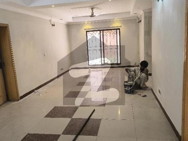 4 bedrooms & 4 bathrooms 1DD 2TV lounge 2 kitchen G 10
