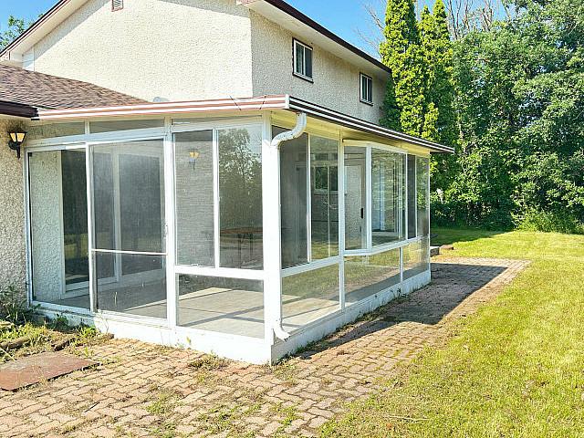 4 Beds 2.5 Baths House